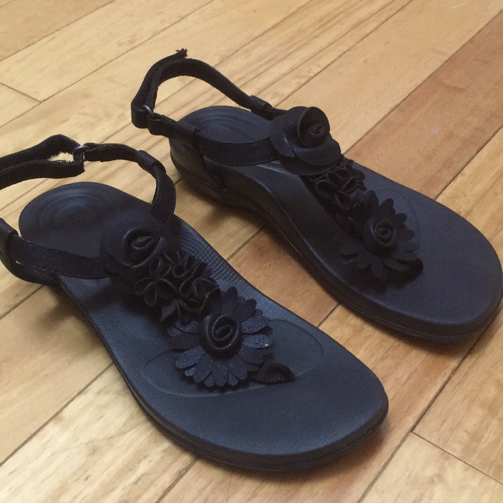 Aetrex Charli Thong sandals